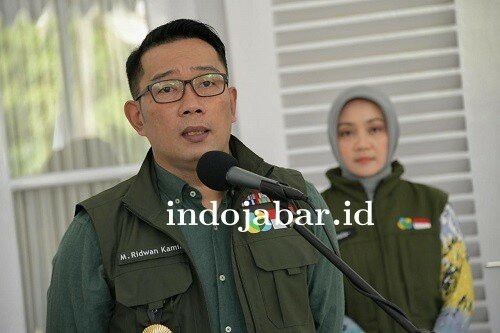 Gubernur Jabar Ridwan Kamil Bagikan 1.000 APD untuk Tenaga Medis